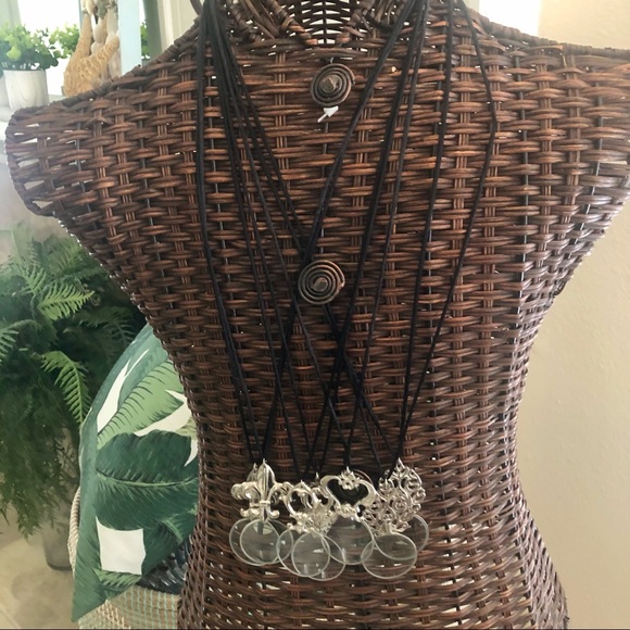 NWT Art Nouveau Magnifying Glass Necklace - Picture 3 of 6